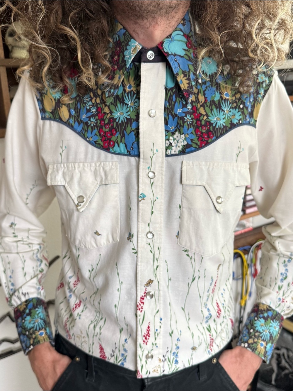 Vintage 60s 70s Floral Pearl Snap Spear Collar Western USA ~ Size Small